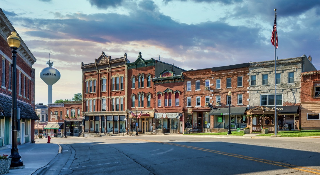 A main street running through the town of Warren, Illinois.