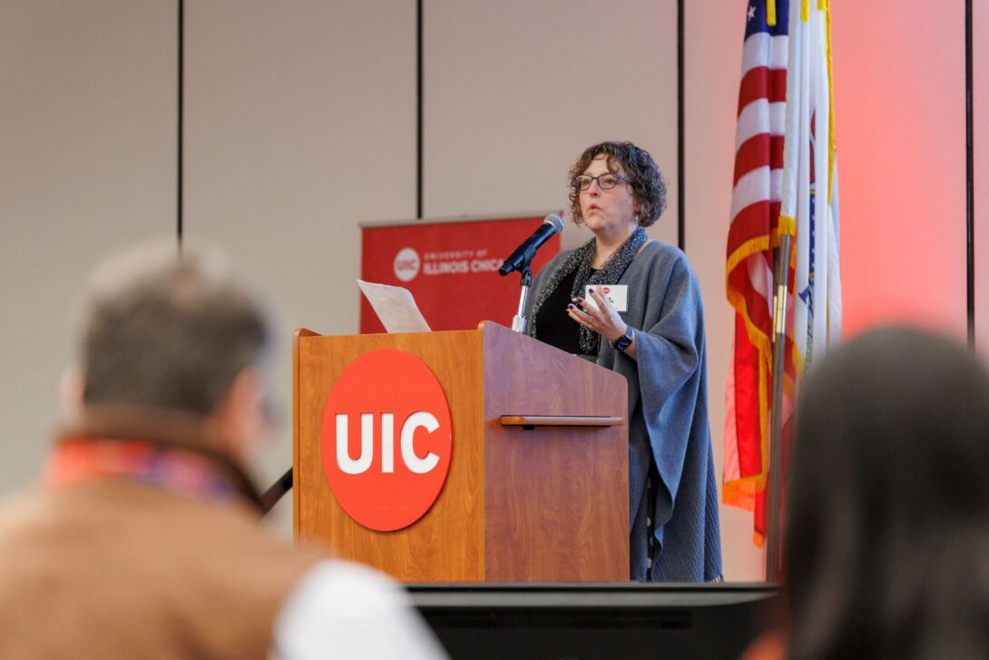 Professor Alisa Velonis presents at UIC's January SparkTalks.